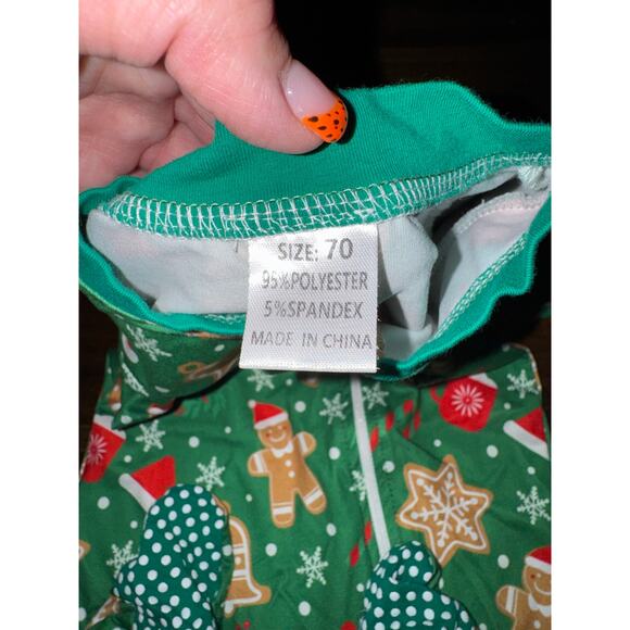 Newborn / Christmas Sleeper / Gingerbread men / Green / EUC - Picture 4 of 4